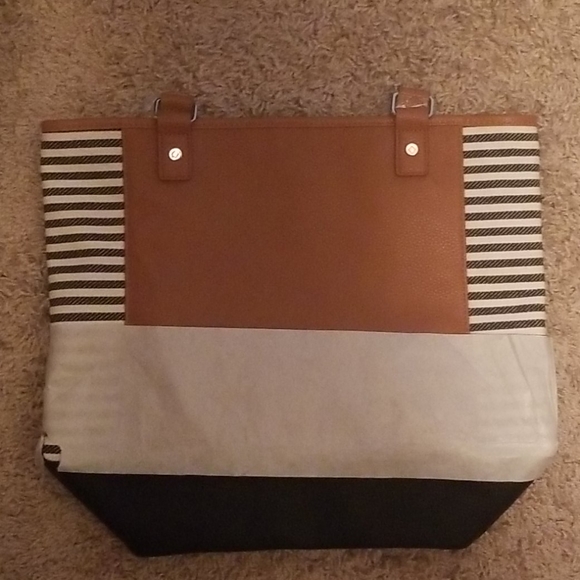 thirty-one Handbags - New 31 Colorblock Tote